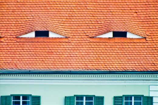 Even the buildings were looking at you suspiciously...