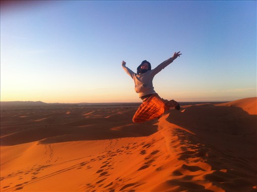 jumping sanddunes in marokko