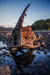 i old ship that has been rusting away on a great surfing beach: by lilychor, Views[238]
