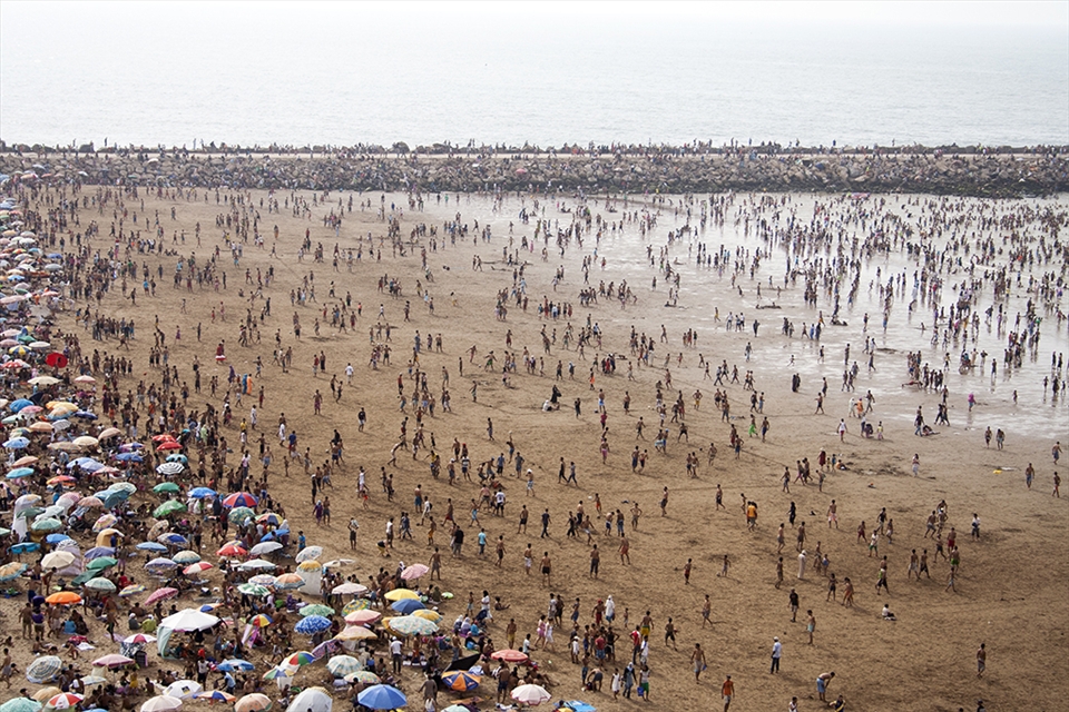 It was first days of August when we reached Morocco with the car from Portugal. A week left until Ramadan - a special month of the year for all the  the Muslims in the world, a time for devotion to God and self-control. 

Last days until Ramadan - hundreds of families spend time together in the beach in Casablanca’s surroundings. 