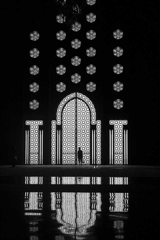 And some people are already prepared for inner reflection in Mosque Hasan II in Casablanca - one of the few mosques in the world where non Muslims also can enter inside the worship place.