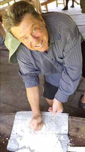 Uprooted a type of yucca, peeled and washed, grated(what I'm doing): by lipowcan8, Views[382]