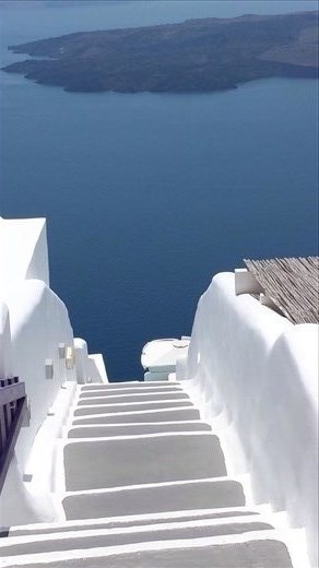 Amazing how these hotels and restaurants are perched right on the cliffs and even over the cliffs