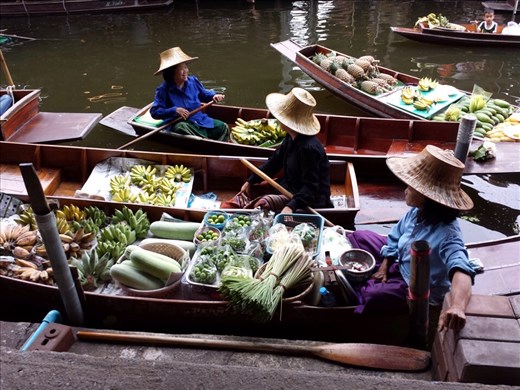 Floating market