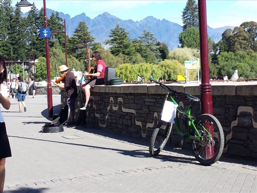 Street musicians, Queenstown.
