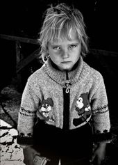 A little girl from Eastern Europe with eyes of the old woman in Palermo  : by littlen, Views[940]