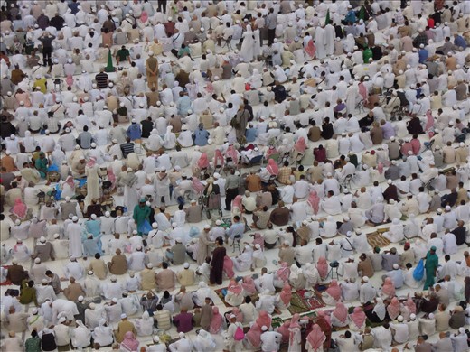 Pilgrims waiting for prayer.