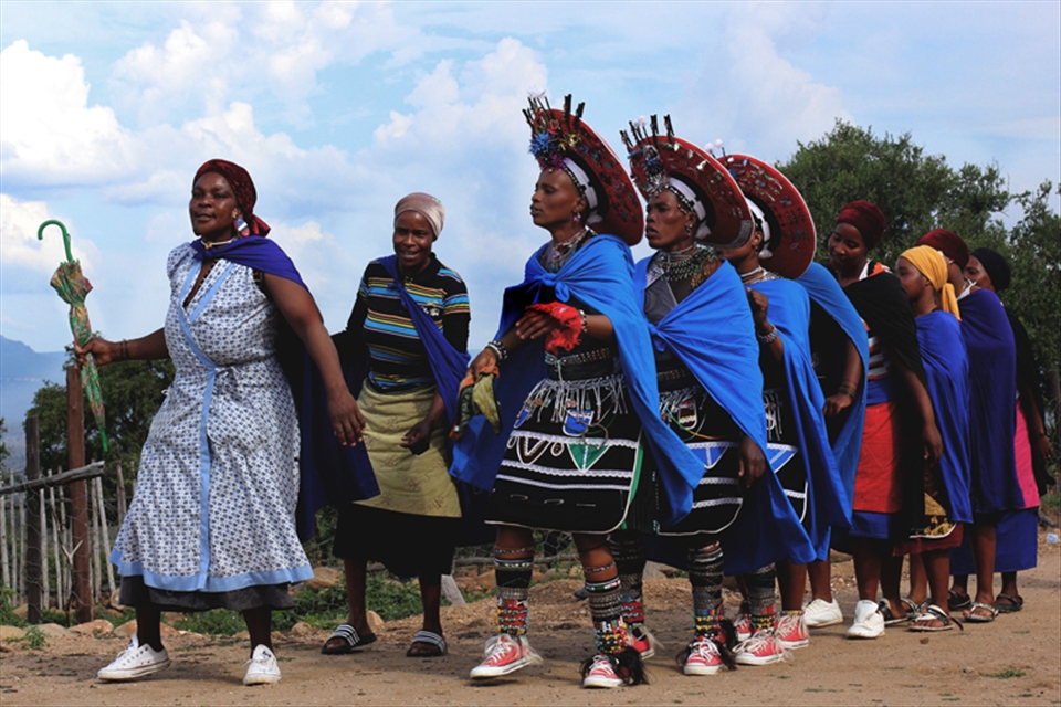  Although these women struggle everyday they embrace their culture and their way of life rather than fight it and they take pride in their community - this is not only admirable but encouraging.