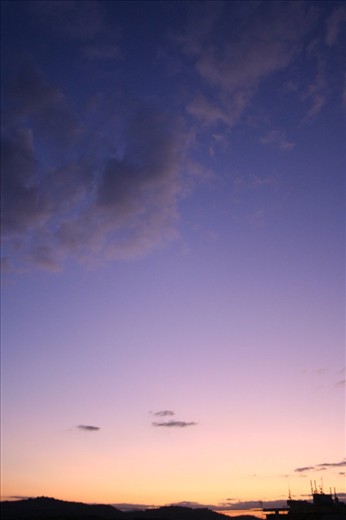 When I said that they follow “the signs of nature” I really meant it! The sky is one of the most important supporter of these people’s work, it tells when to start working and to stop, sometimes it helps to predict what’s the weather is going to be. In this photo I wanted to focus on the union between earth and sky;  the colour goes from the warm one of earth, enlightened by the sunset, to the cold deep blue of the outer sky, reminding to a sense of infinity.
