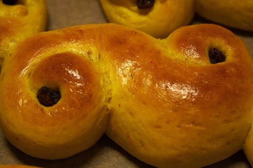 Saffron Bun