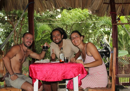 Con Damián compañero motociclista argentino en Isla de Ometepe. Con Gustavo ya se habían cruzado en el camino en Venezuela cuando él iba de bajada en su viaje 
