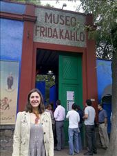 Entrada de la casa azul, museo de Frida Kahlo y Diego Rivera.: by loloberlin, Views[346]