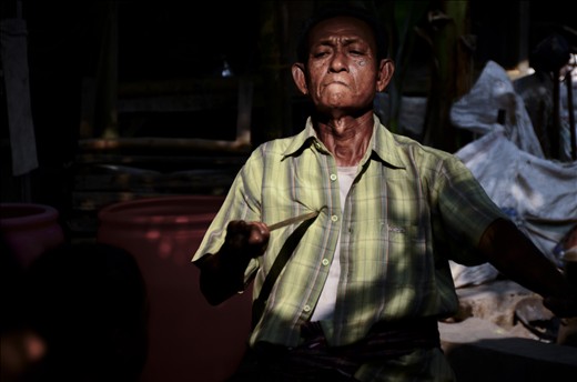 the groom's father shows off an intense dance. According to tradition, he drank a glass of blood mixed with oil, and danced in a kind of trance with a dagger on his chest. This symbolizes that he'll take away his son's spiritual pain for a bright future in a new life.