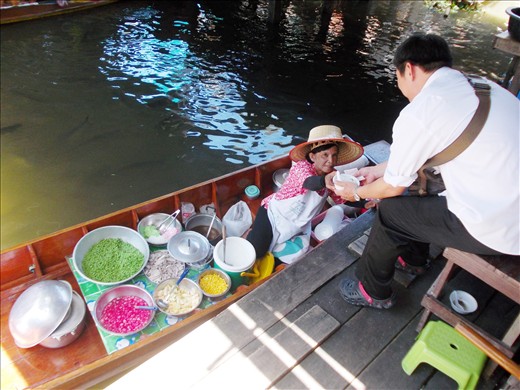 Locals and tourists enjoy fresh food straight out the boat at a fair price.