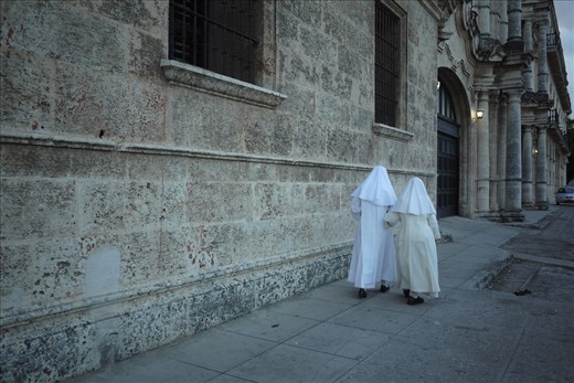 Havana - nuns go back to their convent after the New Year's high mass