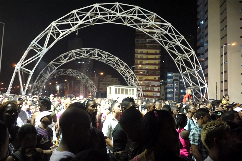 Cubans pack the concert in celebration of the 54th year of the revolution