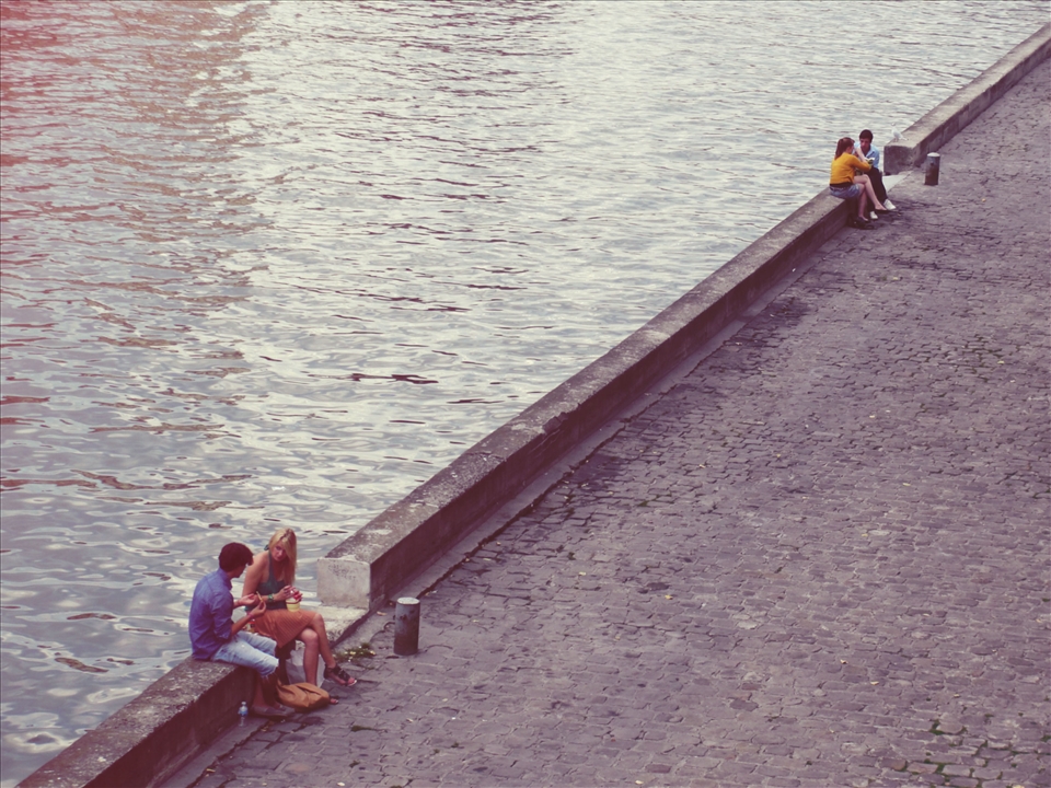 Two days later, I packed my bags and went to Paris. I've made it 