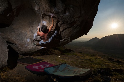 Like on the national flag, the Sun scattered its rays over this divine place.