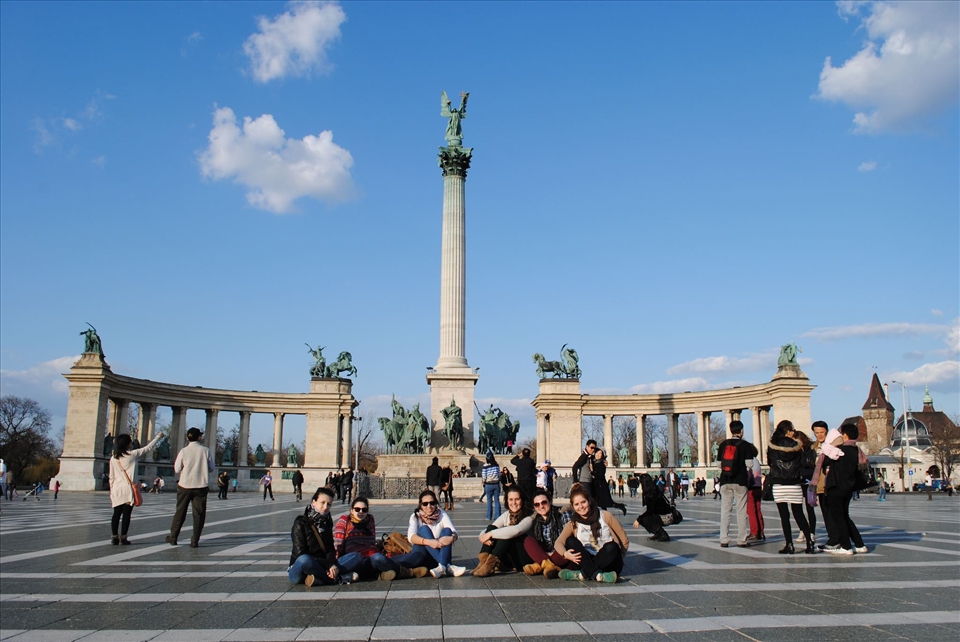 Travelling
Erasmus is not just living in one different country, it’s traveling also. I had the opportunità to visit Budapest, Brtislava, Vienna, Dresden. Visiting new country and city i discovered new reality and new cultures and diferent view of the things. One problem with many solutions as many cultures are on the world.