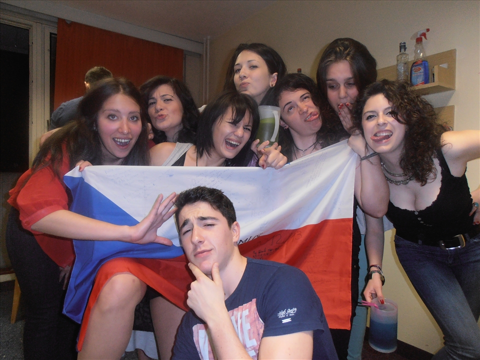 New Family
In Erasmus is easy to make new friends and it’s easy to be part of a groups with who to travel, to share your thoughts, ideas and experiences. It’s more dificult to find real friends, I was lucky to met the girls with who i spent a lot of my time there, with who i discovered new city, country, language and culture, who were next of me when i was sick and when i was feeling lost.
With them i felt home.
