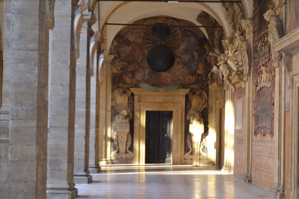 Passage of the library 