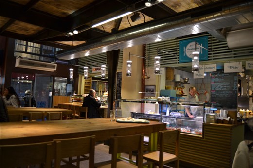 In a modern restaurant we can breathe the scent of an old market..