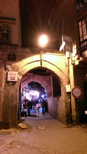 Entrance to Rue des Banques from Medina
