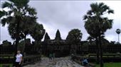 A side temple in Angkor Wat: by macedonboy, Views[301]