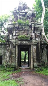 An entrance at the Terrace of Lepar King: by macedonboy, Views[149]