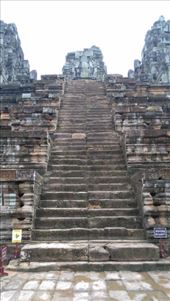 Climbing to the first level of Ta Keo: by macedonboy, Views[138]