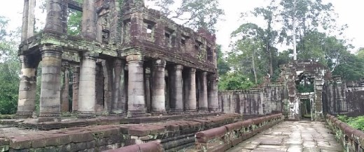Preah Khan - Two story pavilion
