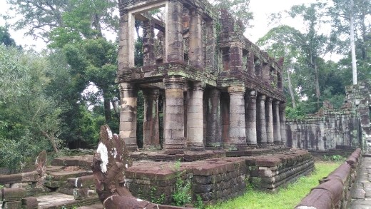 Preah Khan - Two story pavilion