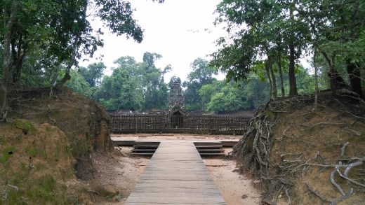 Neak Pean - Entrance