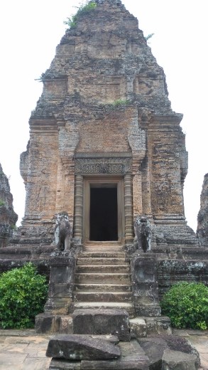 Main temple at East Mebon