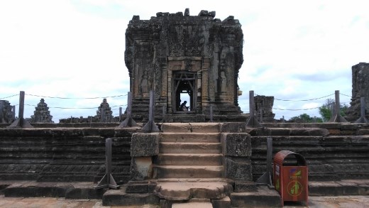 Main temple at Phnom Bakheng