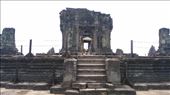 Main temple at Phnom Bakheng: by macedonboy, Views[158]