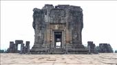 Main temple at Phnom Bakheng: by macedonboy, Views[165]