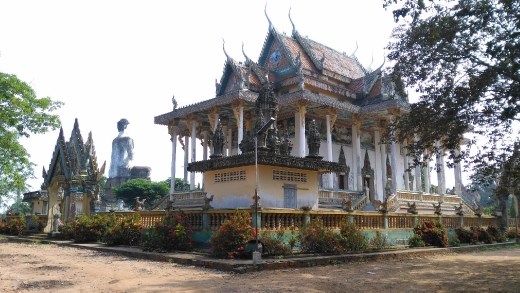 New Buddhist temple at Wat Ek Phnom Temple
