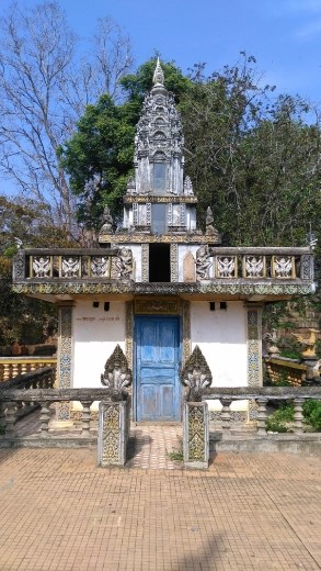 New Buddhist temple at Wat Ek Phnom Temple