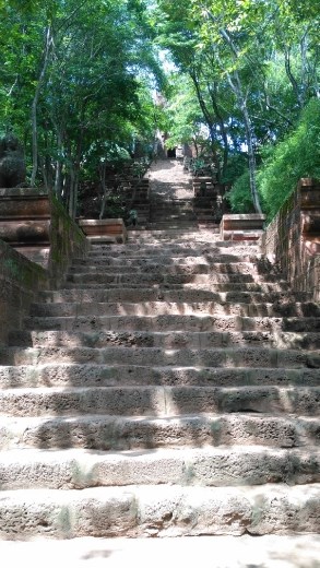 Wat Banan - Stairs, my old enemy