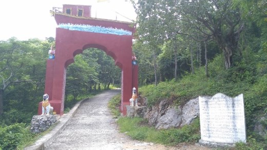 On the way to the Kiling Caves