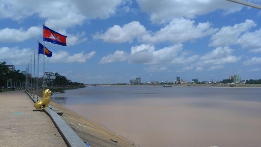 Esplanade opposide royal palace