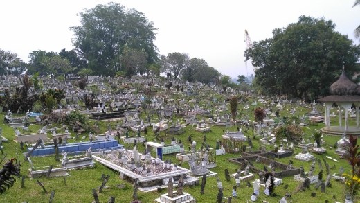 Graveyard at Kuching Mosque
