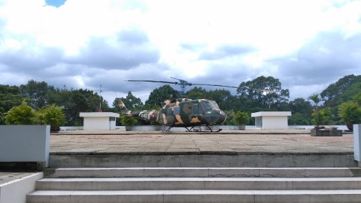Helicoptor that attacked the palace during the Vietnam War