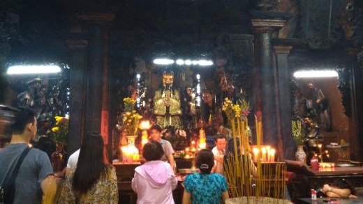 The Jade Emperor flanked by his 4 guardians