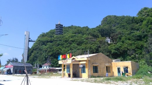 On the way to Marble Mountains