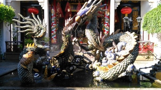 Rather kitcsh fountain at Quang Trieu Assembly Hall
