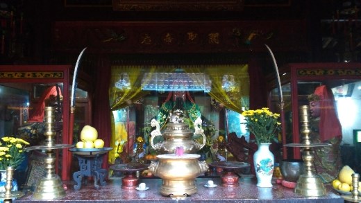 Main alter at Quan Cong Temple