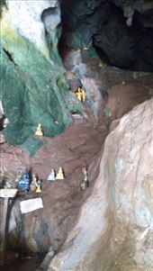 Scene from lower level of Pak Ou Caves: by macedonboy, Views[295]