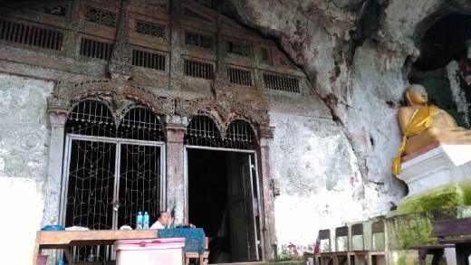 Entrance to upper level of Pak Ou Caves